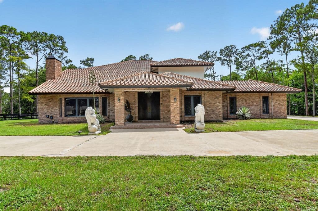 5-bedroom Single-Family Home — 14780 Draft Horse Lane