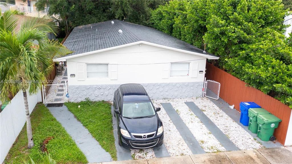 4-bedroom Property — 1831 NW 41st St
