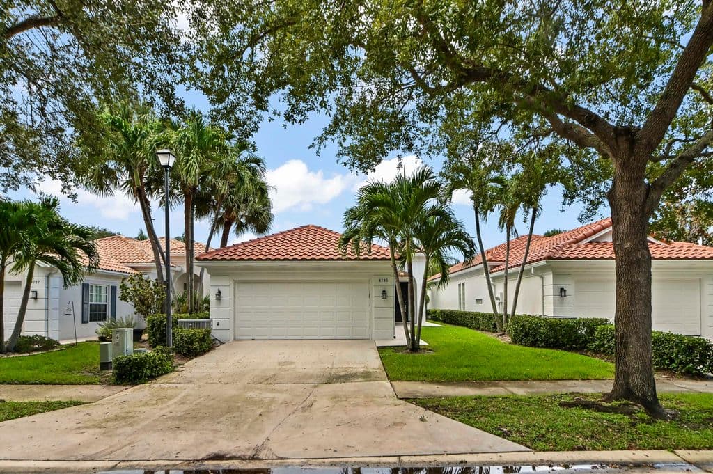 3+1 Müstakil ev — 4785 Blossom Drive