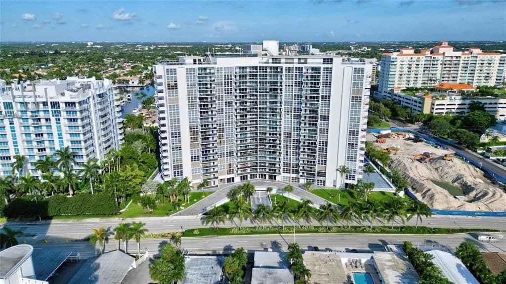 2+1 Condo — 2841 N Ocean Boulevard #1105