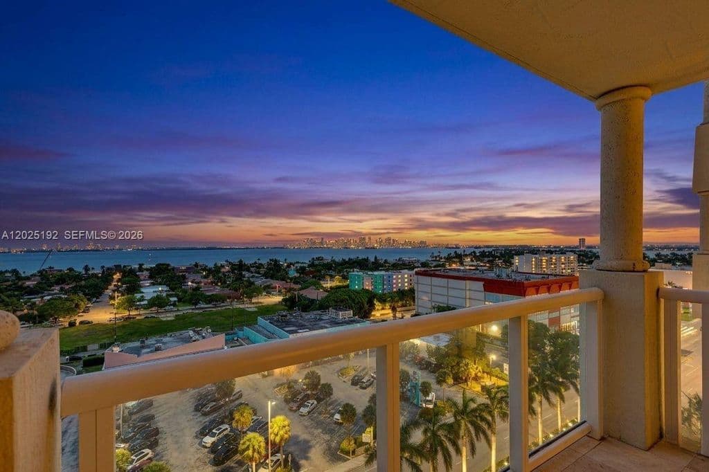 2+1 Condo — 1625 Kennedy Cswy APT 1207C