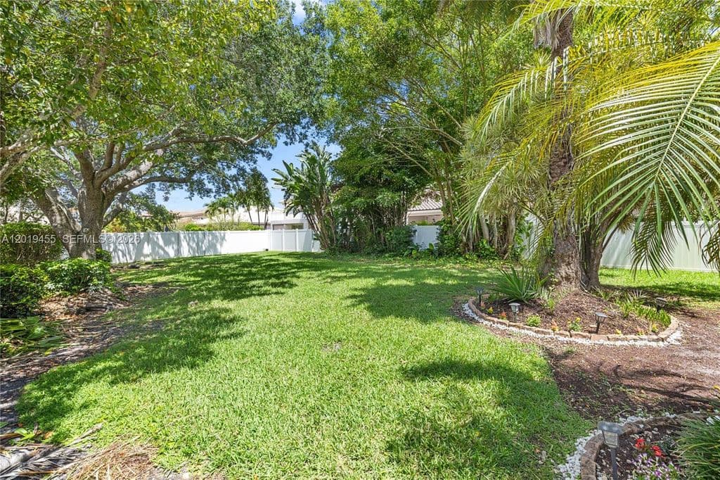 4-bedroom Single-Family Home — 17047 NW 16th St