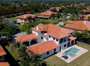 5-bedroom Single-Family Home — 19209 SW 80th Ct, Cutler Bay, 33157