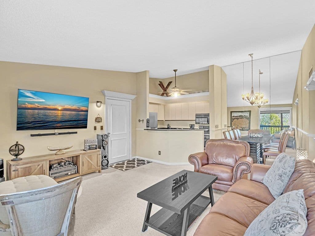 2+1 Condo — 1109 Duncan Circle #202