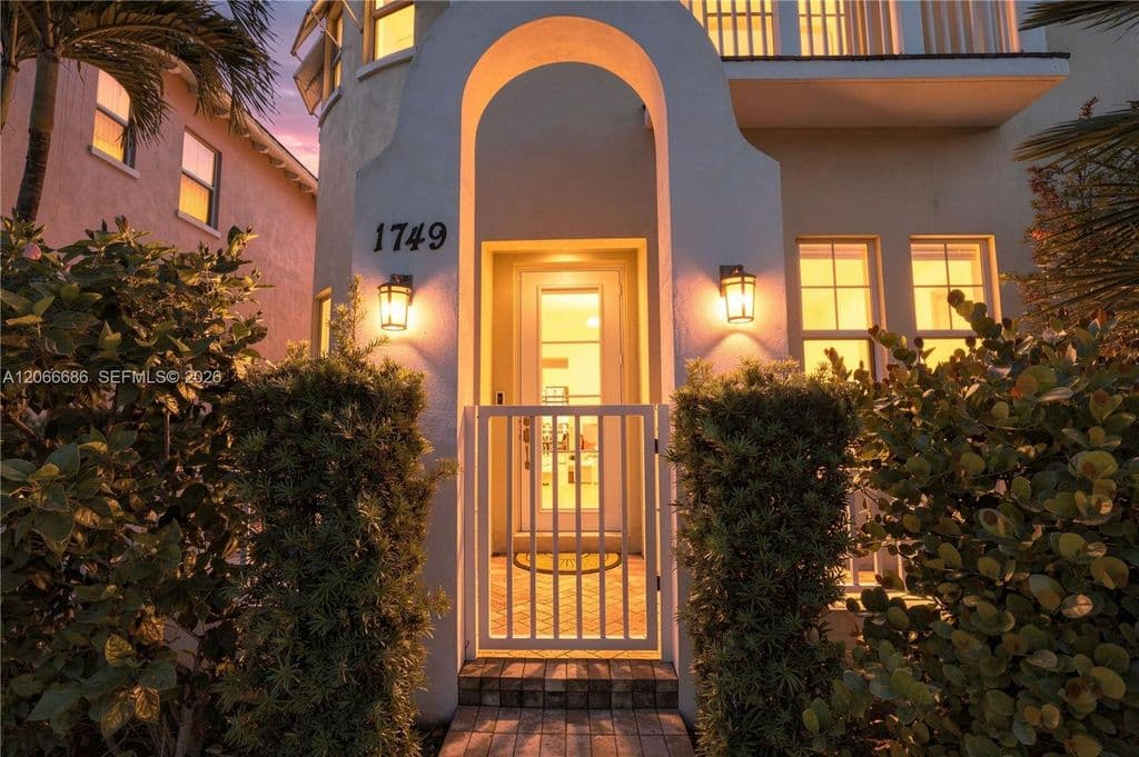 3-bedroom Single-Family Home — 1749 NE 9th St