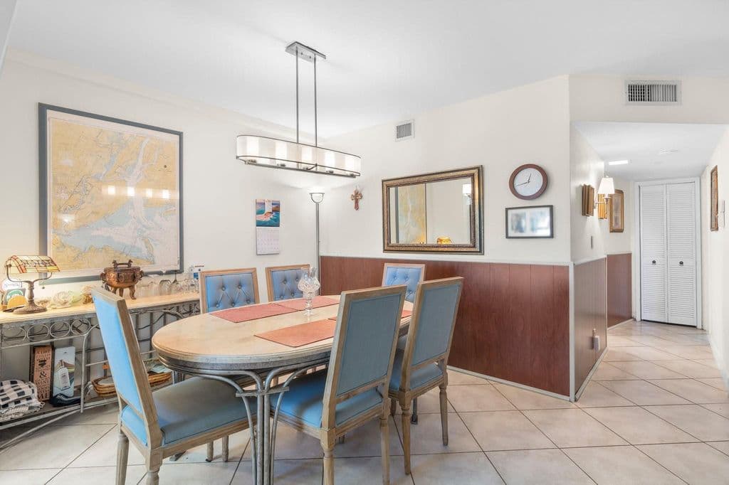 2-bedroom Condo — 100 SE 6th Avenue #304