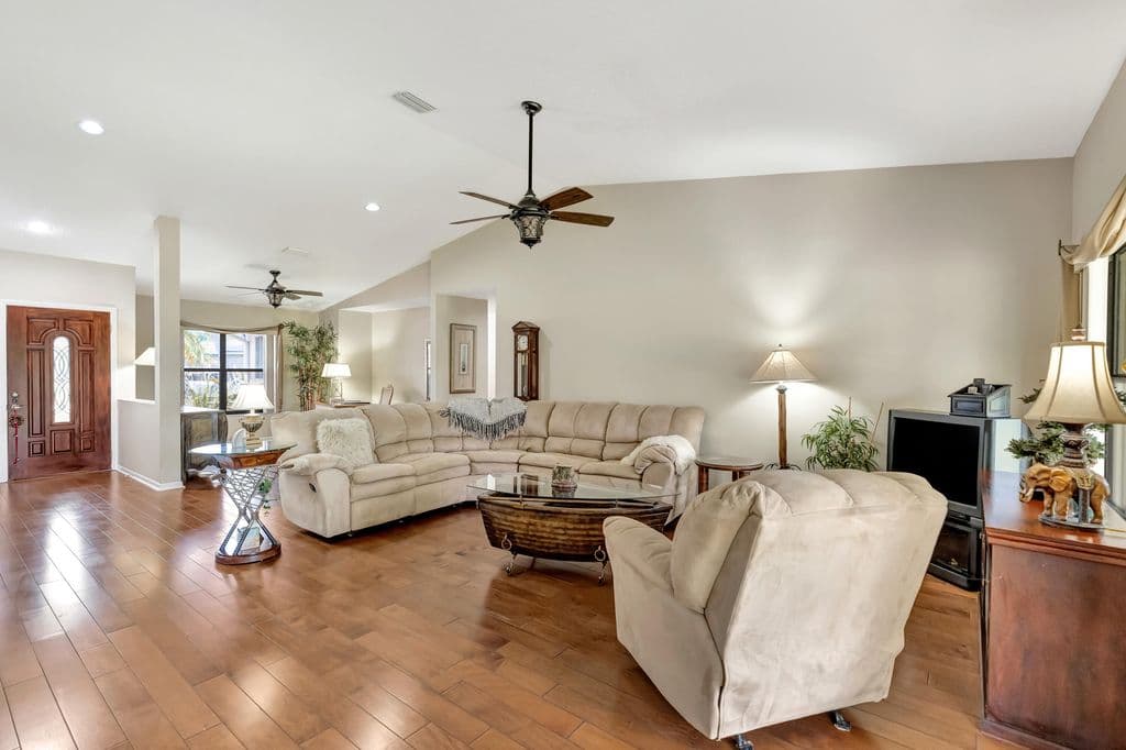 3+1 Müstakil ev — 108 Lexington Drive