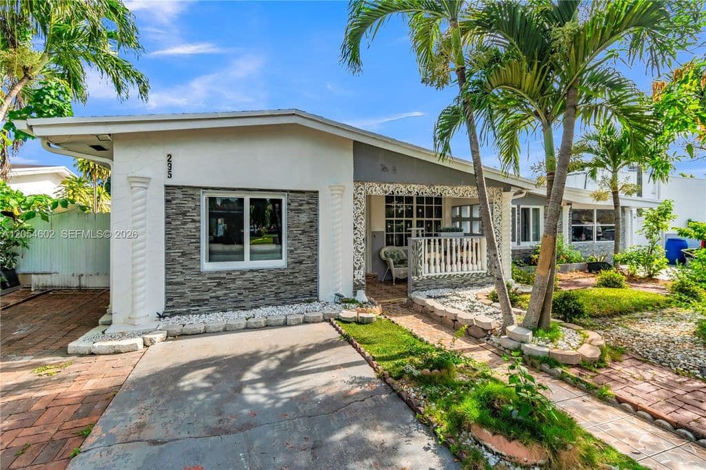 3+1 Müstakil ev — 295 NW 122nd St
