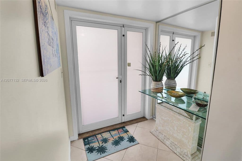 2-bedroom Condo — 328 N Ocean Blvd APT 302