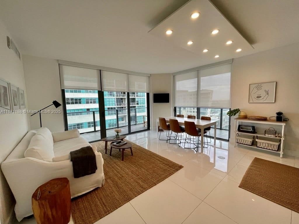 2+1 Condo — 121 NE 34th St Unit 901