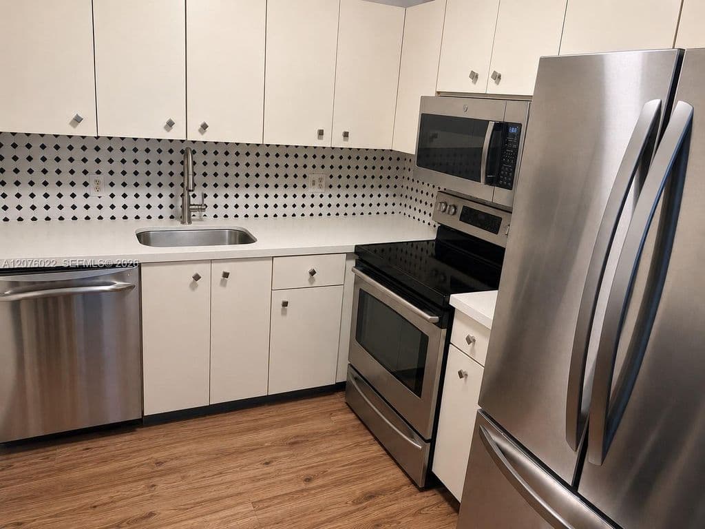 2-bedroom Condo — 13155 SW 7th Ct APT 302E