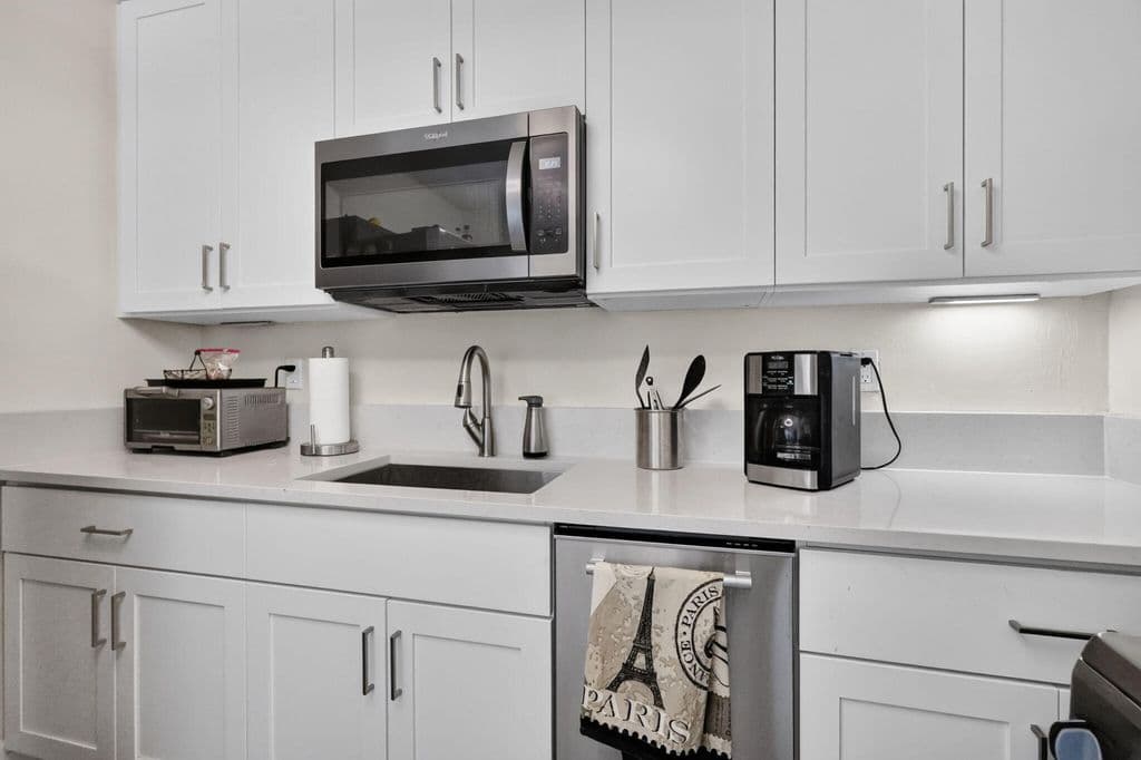 2-bedroom Single-Family Home — 6533 SW 19TH Street