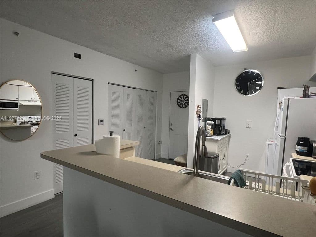 2-bedroom Condo — 5099 NW 7th St APT 505