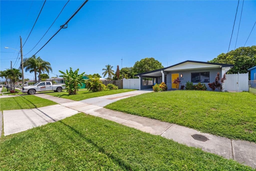 4-bedroom Single-Family Home — 5724 SW 18th St