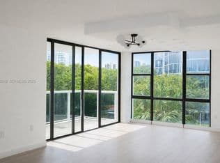 2+1 Condo — 3625 N Country Club Dr APT 309, Aventura, 33180