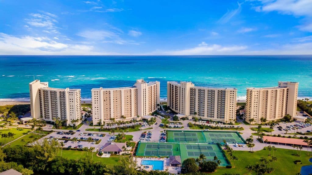 2+1 Condo — 400 Ocean Trail Way #205