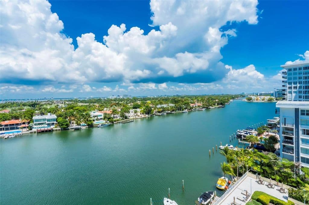 2+1 Condo — 5600 Collins Ave APT 11S