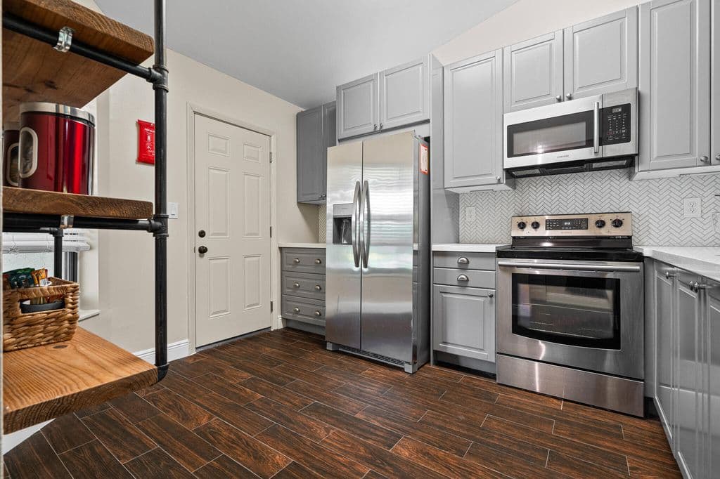 2-bedroom Single-Family Home — 7660 NW 96TH Terrace