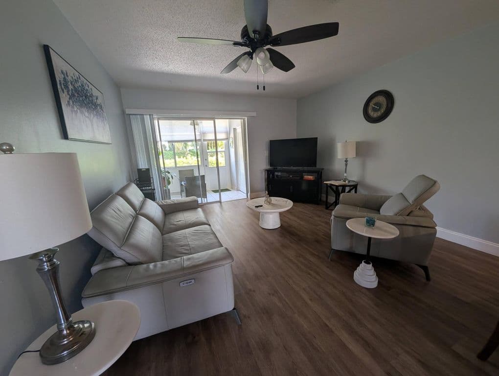2-bedroom Condo — 2671 Emory Drive E #B
