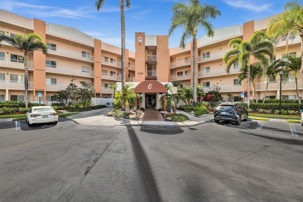 2+1 Condo — 7735 Yardley Drive #305