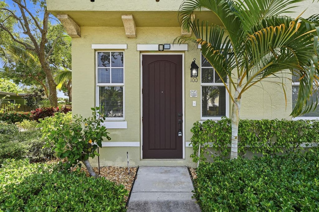 3-bedroom Property — 219 N L Street #100