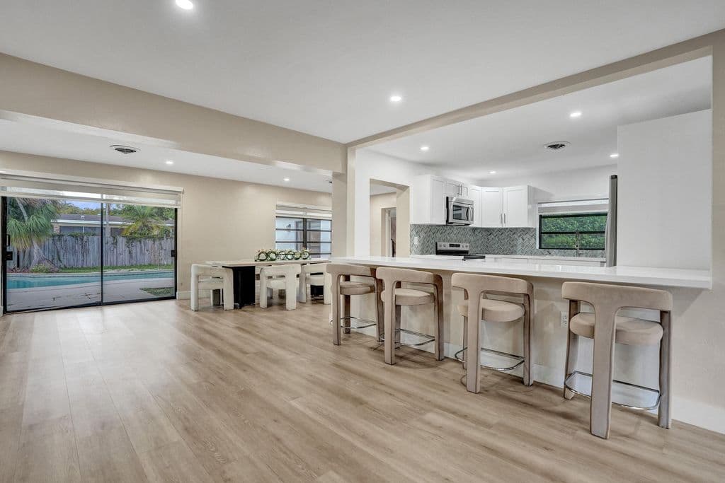 4+1 Müstakil ev — 885 Azalea Court