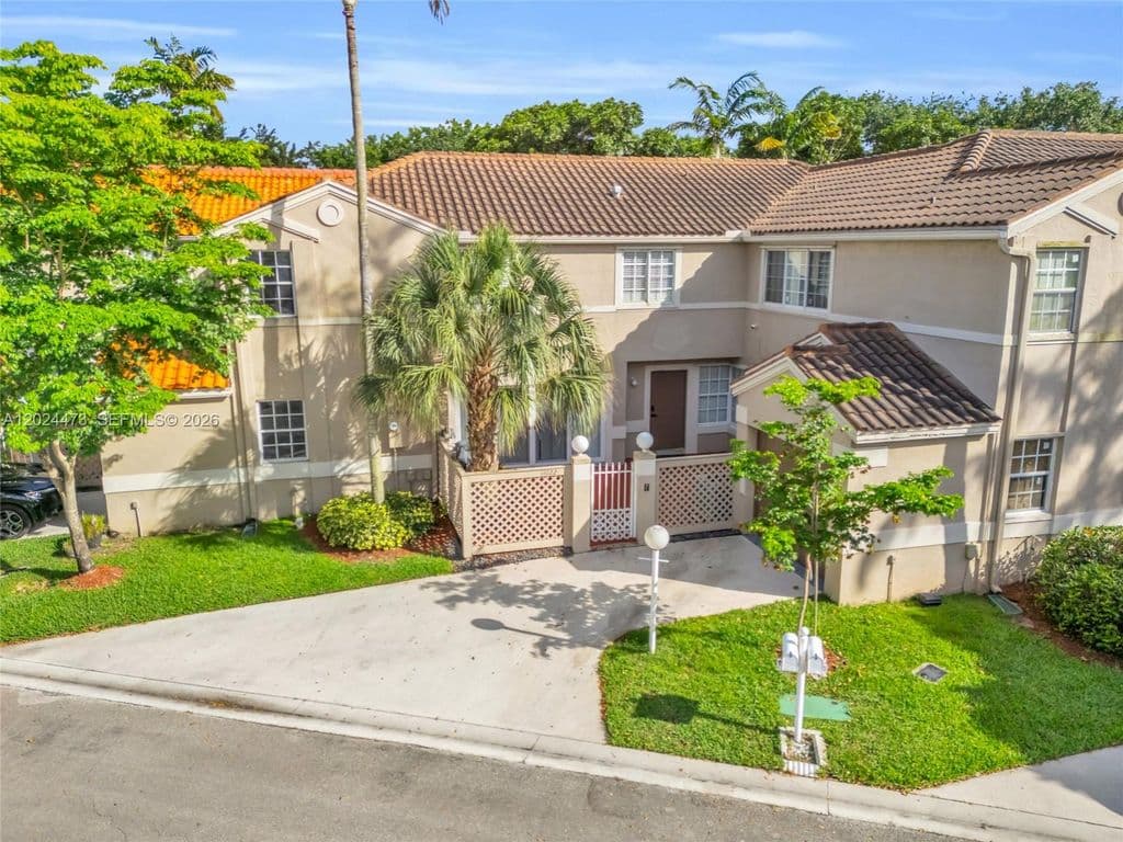 3-bedroom Property — 11022 Chandler Dr