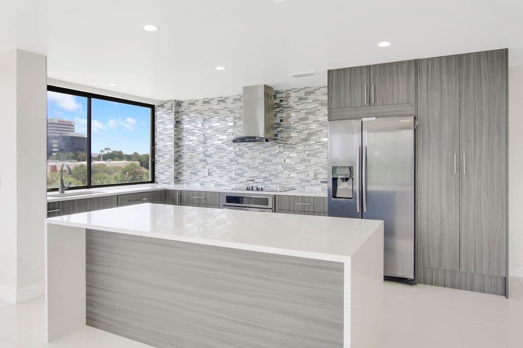 2-bedroom Condo — 1500 Presidential Way #404