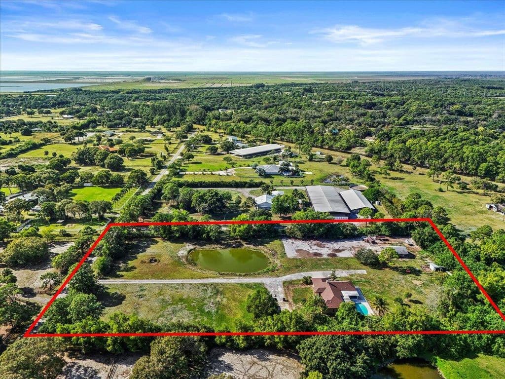 3-bedroom Single-Family Home — 19187 Capet Creek Court