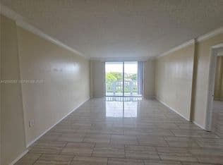 1+1 Condo — 15600 NW 7th Ave APT 511, Miami, 33169