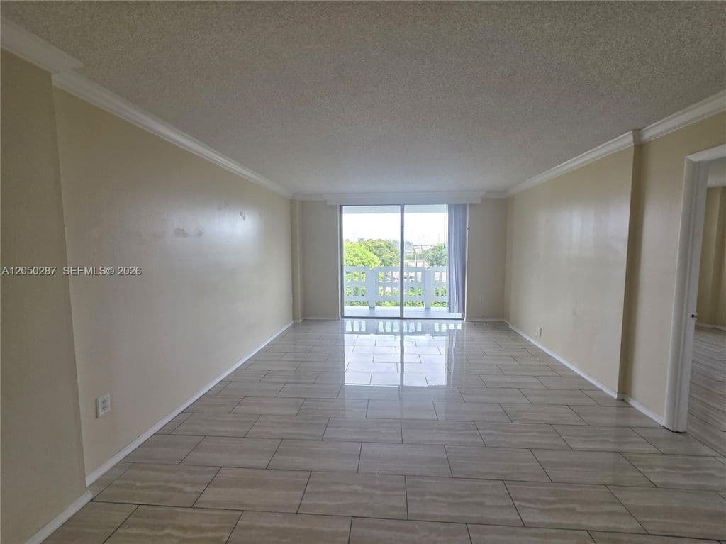 1+1 Condo — 15600 NW 7th Ave APT 511