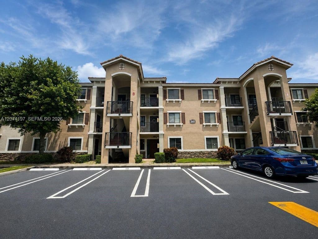 3-bedroom Condo — 22621 SW 88th Pl #1068