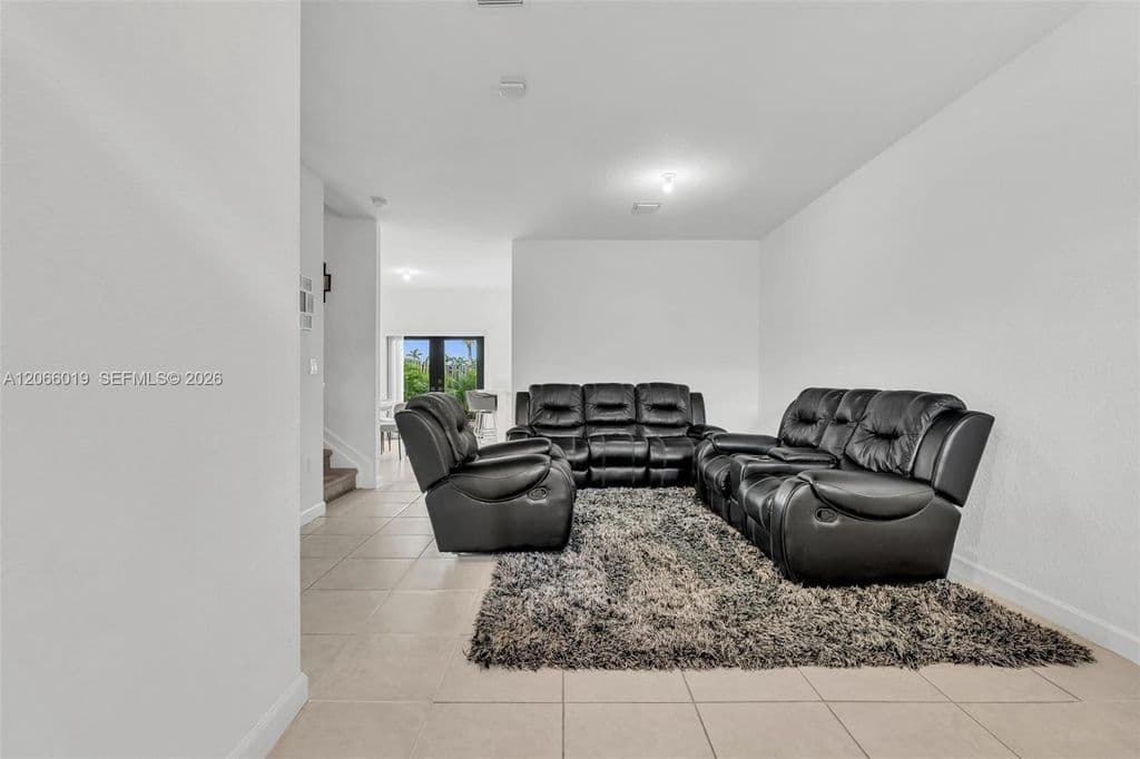 3-bedroom Property — 23142 SW 127th Pl