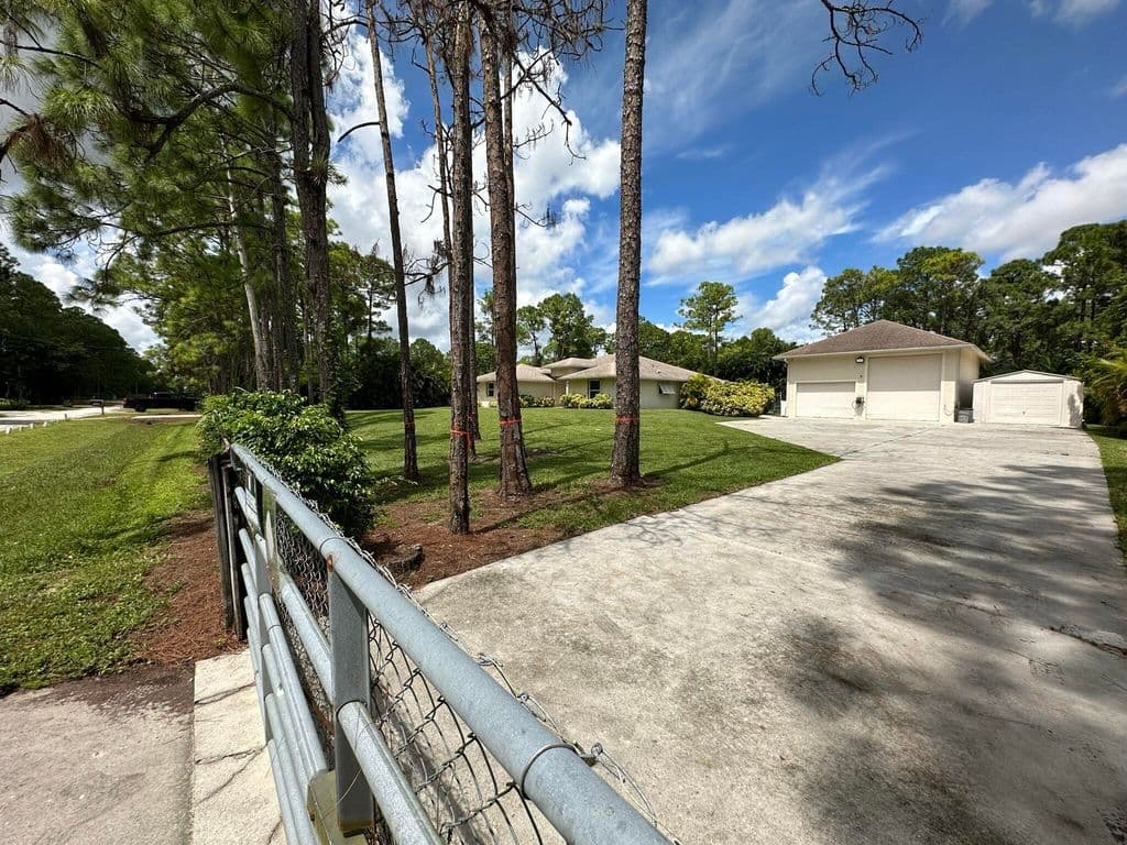 3-bedroom Single-Family Home — 16193 72nd Road N