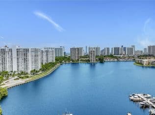 2-bedroom Condo — 2750 NE 183rd St APT 1910, Aventura, 33160
