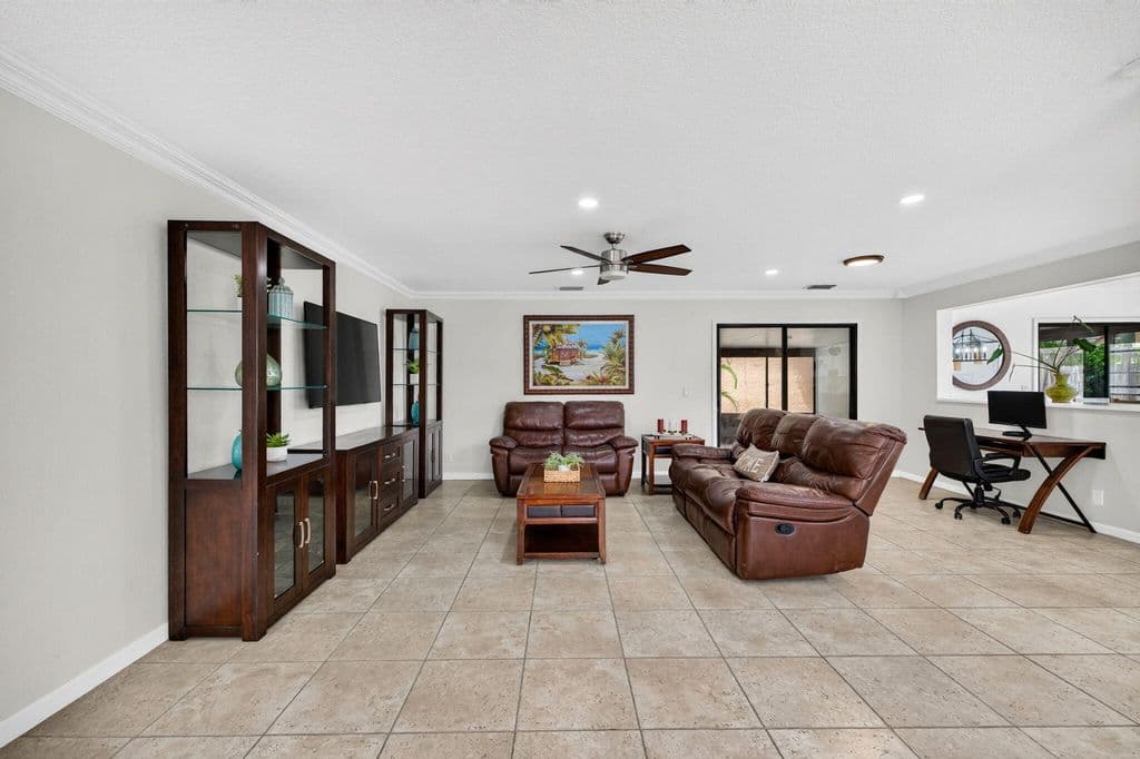 3+1 Müstakil ev — 4131 NW 5TH Drive