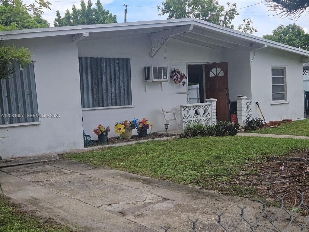 3-bedroom Single-Family Home — 11345 SW 44th St
