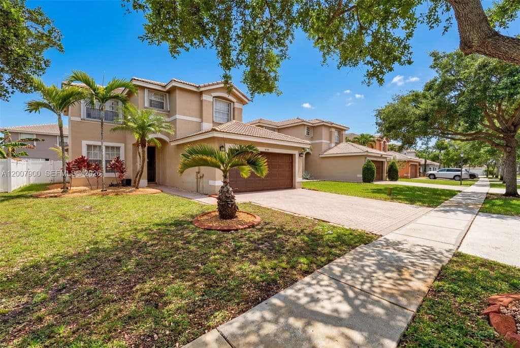 4+1 Müstakil ev — 16438 SW 28th St