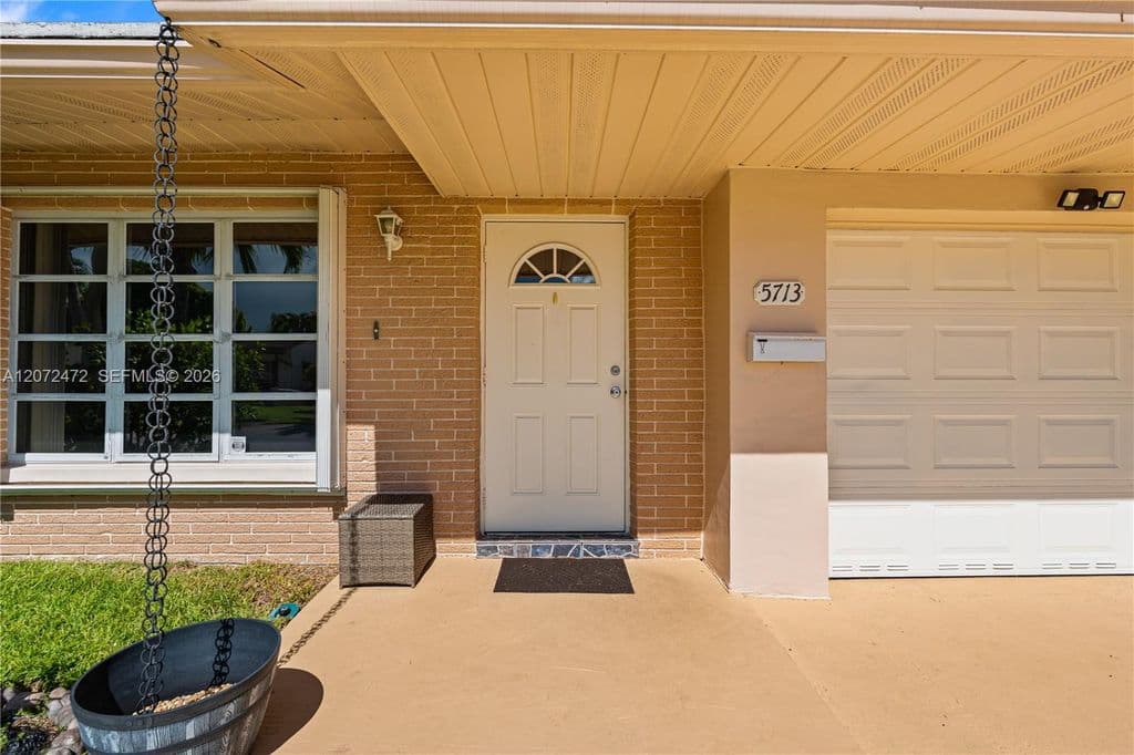 2-bedroom Single-Family Home — 5713 NW 68th Ter