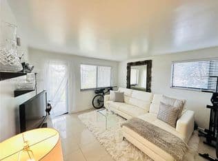 1+1 Condo — 301 Golden Isles Dr APT 114, Hallandale Beach, 33009