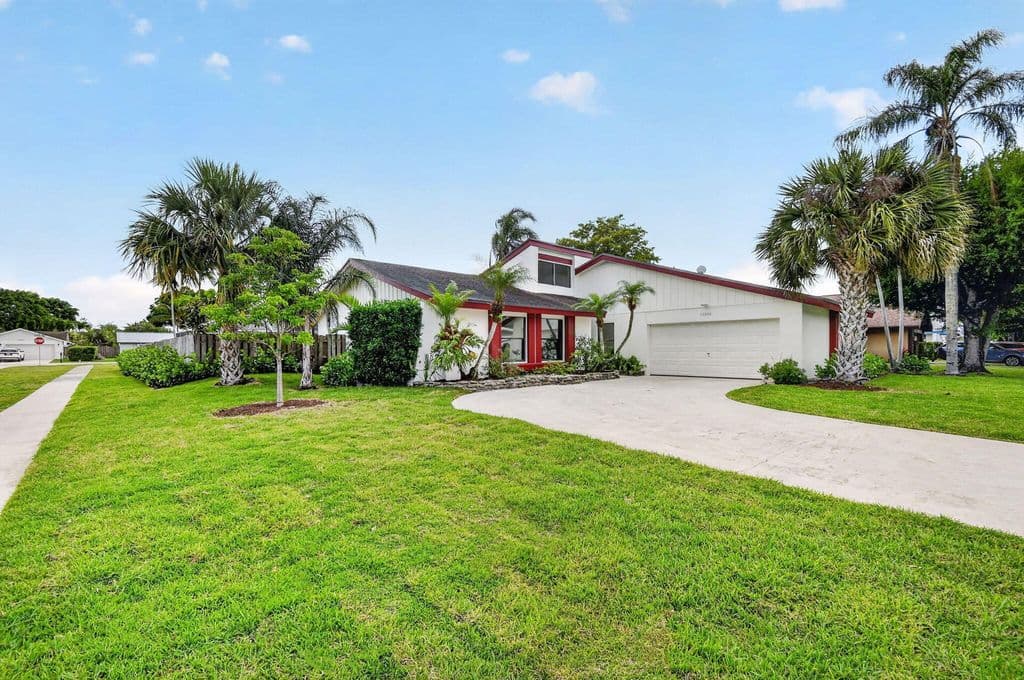 3-bedroom Single-Family Home — 12260 Old Country Road S