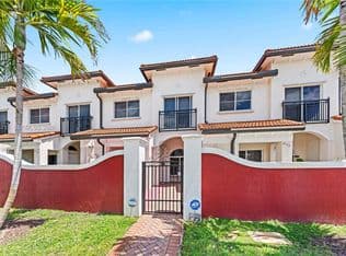 2-bedroom Townhouse — 3535 NW 29th Ct, Lauderdale Lakes, 33311