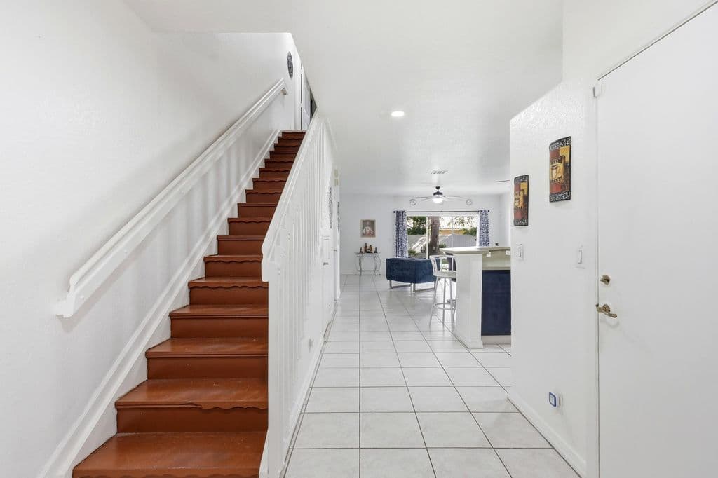 2-bedroom Property — 13352 Georgian Court