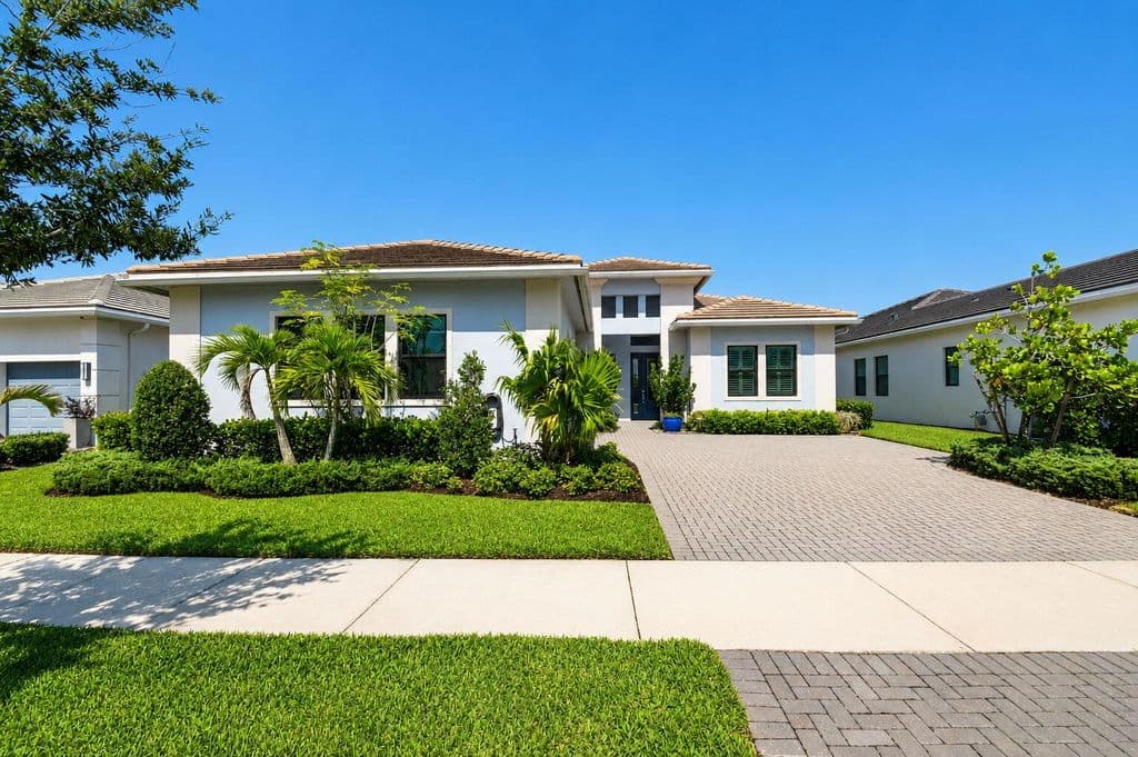 3-bedroom Single-Family Home — 15745 Cresswind Place