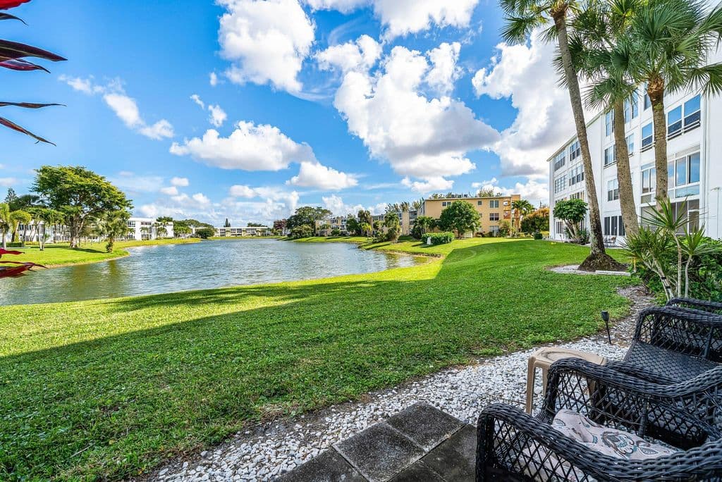 2-bedroom Condo — 187 Wellington K