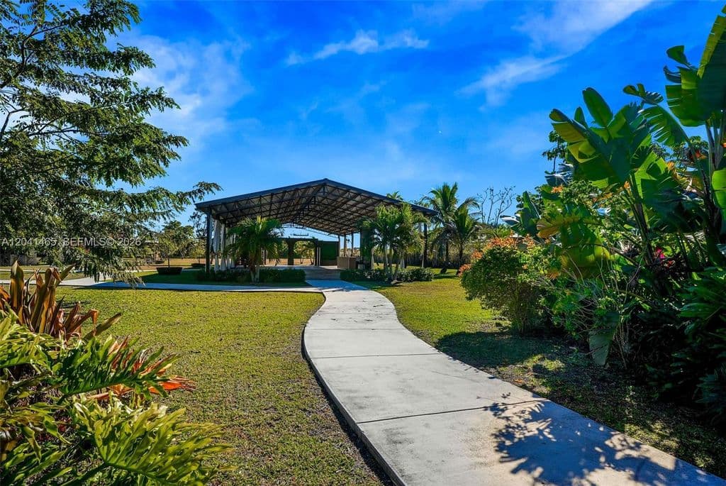 3+1 Müstakil ev — 13201 SW 197th Ave