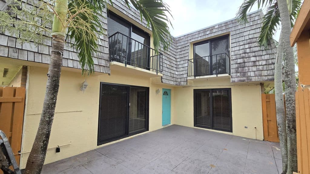 2-bedroom Property — 257 Lake Arbor Drive