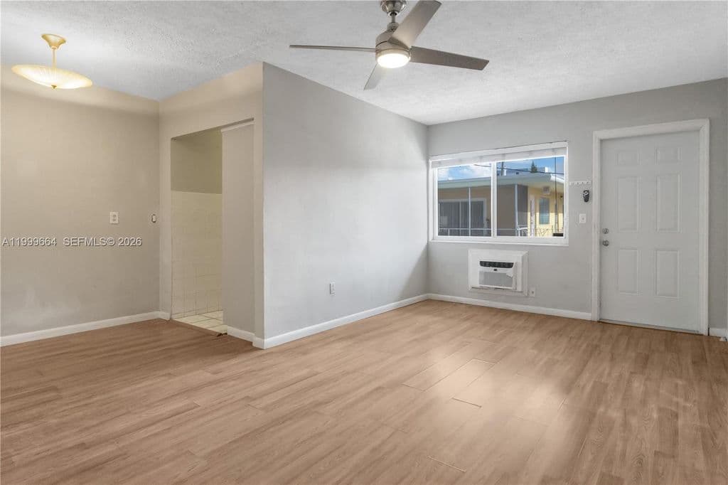 1+1 Condo — 8129 Abbott Ave APT 10