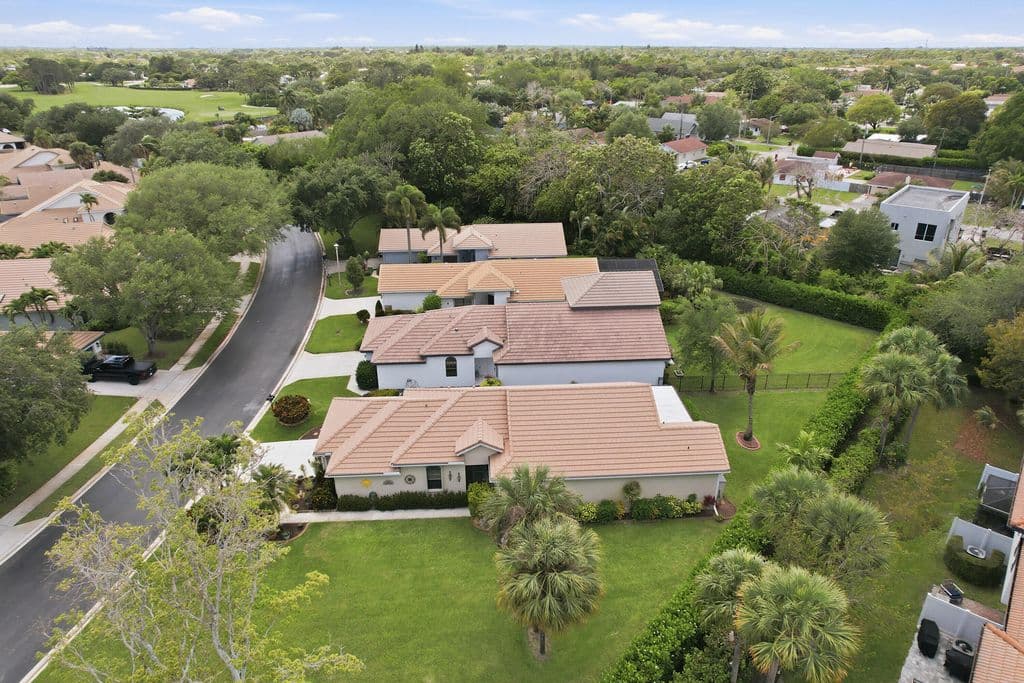 3+1 Müstakil ev — 262 Sherwood Forest Drive