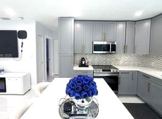 3+1 Müstakil ev — 14401 Boggs Dr, Miami, 33176